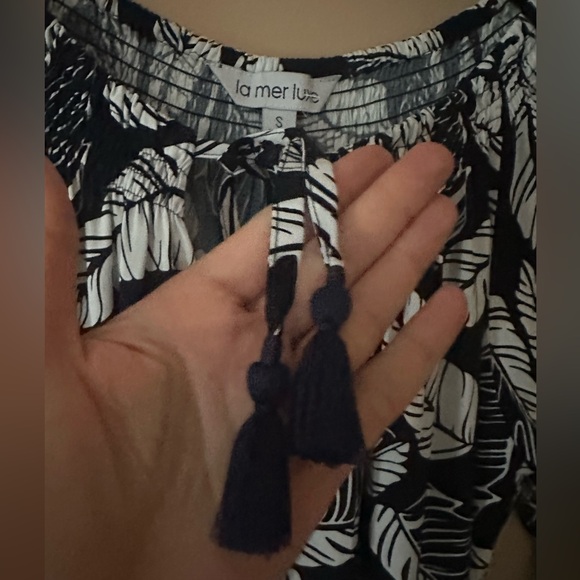 Black and White Leaf Print Dress - Picture 4 of 5